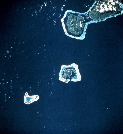 The island of Bora-Bora in Tahiti Archipelago by STS 8 (september 16, 1983)