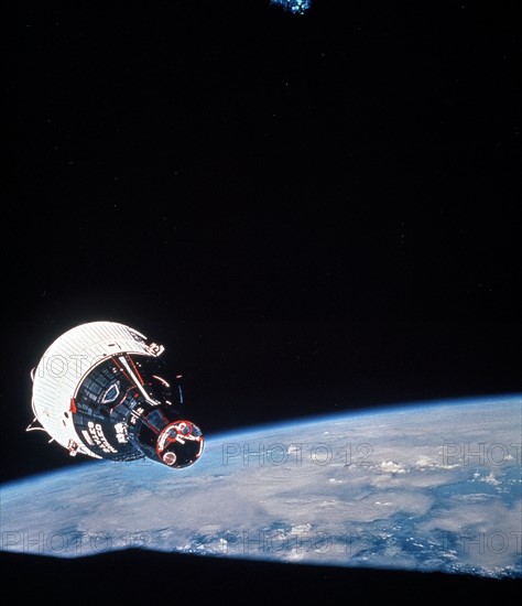 Gemini 7 spacecraft from Gemini 6 spacecraft (December 15,1965)