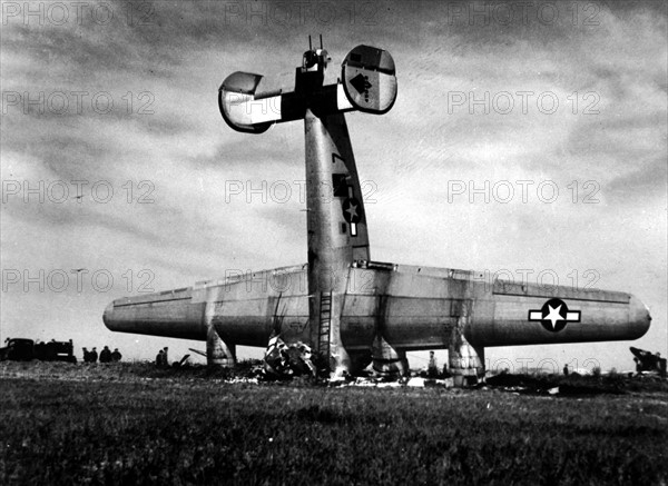 B-24 américain accidenté, en Italie.
(19 avril 1945)