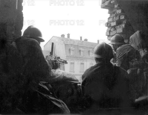 Moroccans soldiers  take a position in Mulhouse (France), November 22,1944