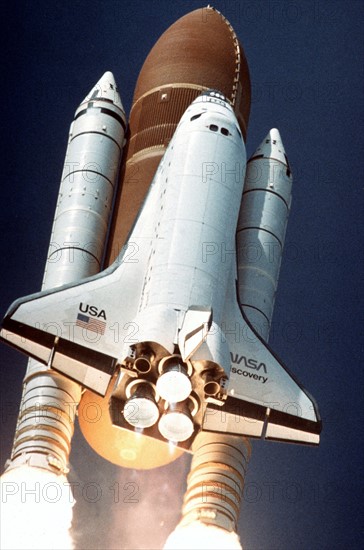 The Space Shuttle Discovery is launched on Mission STS-29, march 13,1989