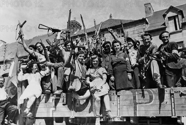 French patriots welcome U.S. troops at Chartres, August 7, 1944