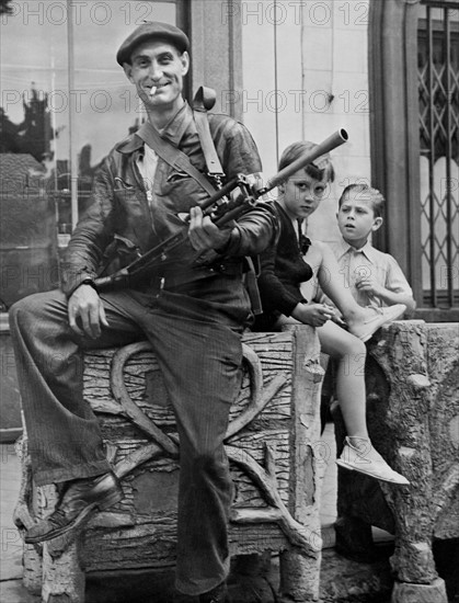 Ready for action in Chateaudun, August 1944