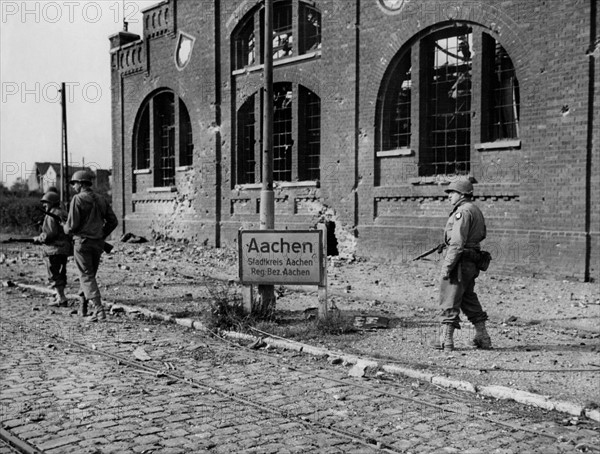 U.S. troops enter Aachen (Germany), Autumn 1944