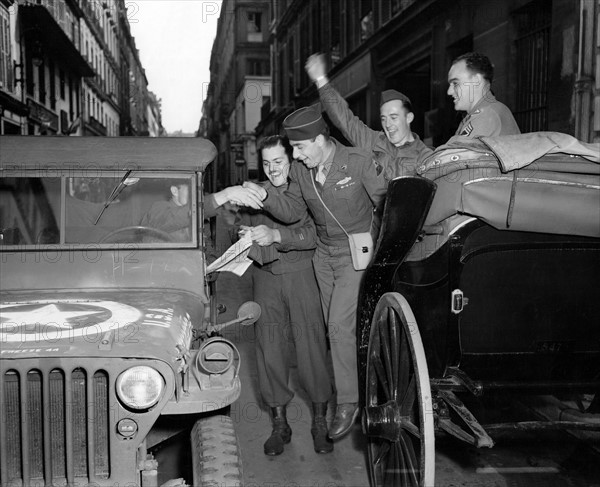 Announcement of Japan's unconditional surrender in Paris (France) August 10, 1945