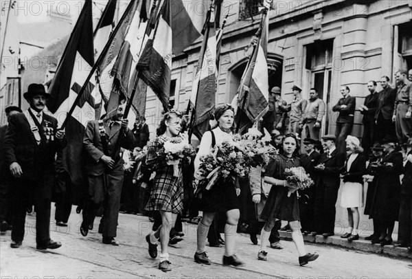 Défilé du 14 juillet 1944 à Cherbourg