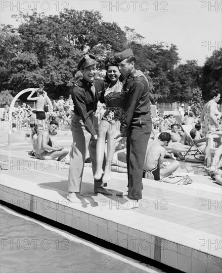 Récréation à Paris.
(24 juin 1945)