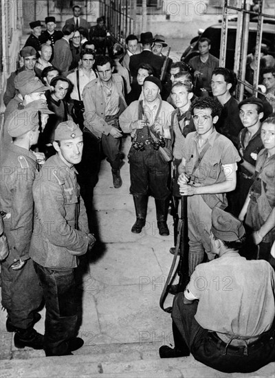 Germans captured by  F.F.I. in Chartres (France) August 12, 1944