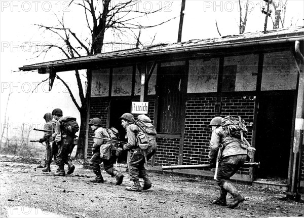 American forces cross Roer river in new drive, February 1945