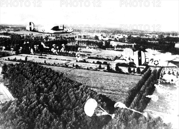 American bombers parachute supplies to Airborne troops in Holland, September 1944