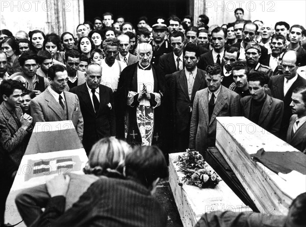 Prayer for massacred Italians  at Faicchio, October 23, 1943