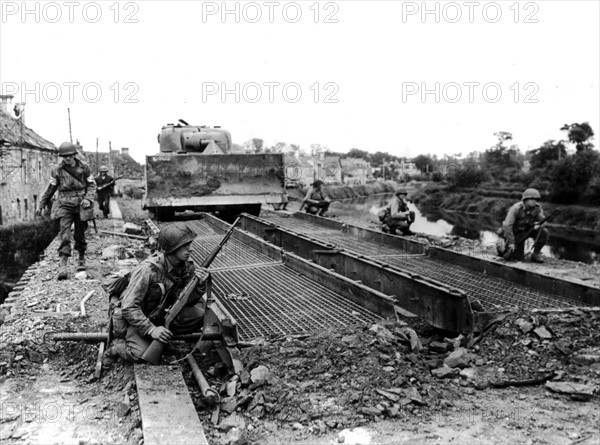 American engineers win the Battle of the Bridges in France, Autumn 1944