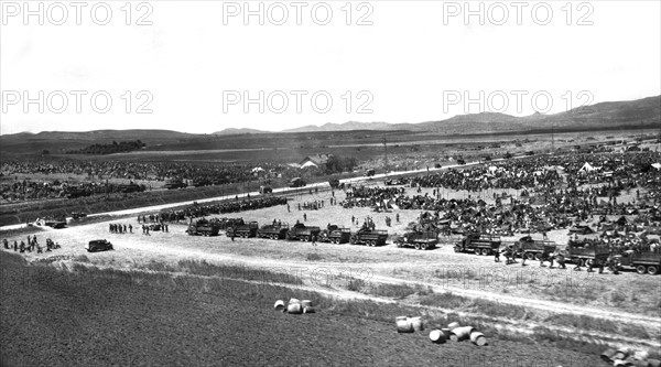 Vue aérienne d'un camp de prisonniers en Tunisie
(1943)