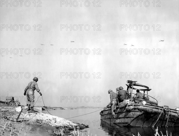 Allied gliders over the Rhine river, March 24, 1945