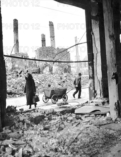 German civilians return to Darmstadt,  March 25, 1945