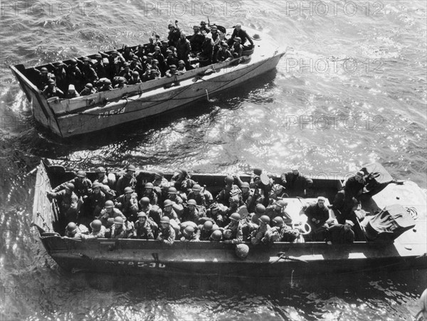 Landing crafts ready to land U.S. soldiers on the Normandy beaches (June 6, 1944)