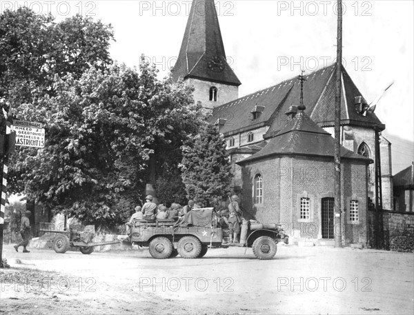 American armor rolls into Holland (Autumn 1944)