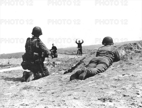 Refugees from Leipzig (Germany) approach U.S. lines (April 1945)