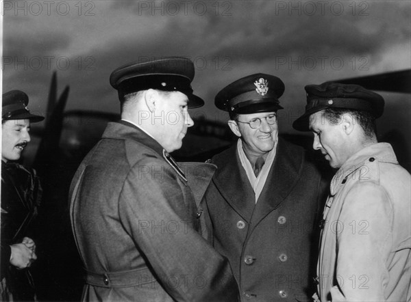 Soviet General visits U.S. Fighter Station in Britain  (Autumn 1943)