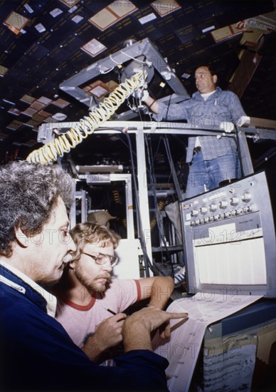 Tests carried out on the fiber tiles making up the orbiter's thermal protection system of space shuttle Columbia (February 6, 1980)