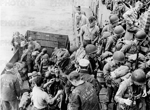 US troops before the landings in Normandy (June 1944)