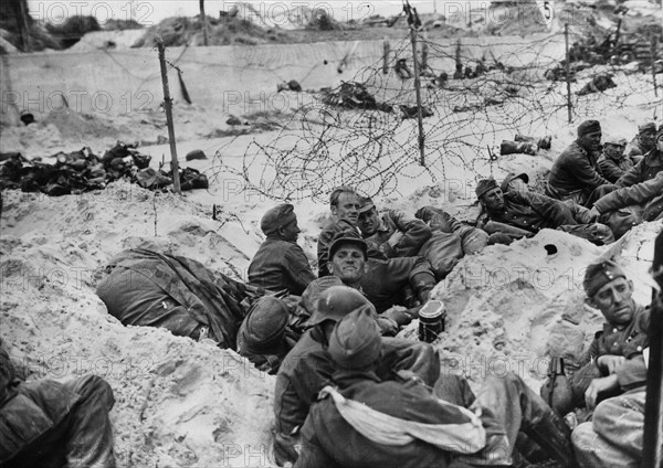 Prisonniers allemands sur les plages de Normandie (Juin 1944)