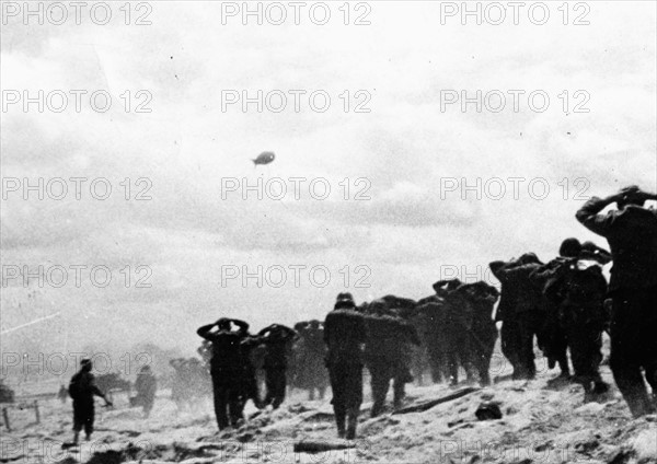 Prisonniers allemands à Utah Beach (1944)