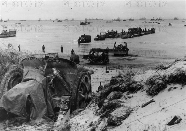 Déchargement de matériel sur Utah Beach (juin 1944)