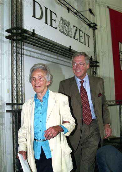 Theo Sommer und Marion Gräfin Dönhoff bei "Zeit"-Forum