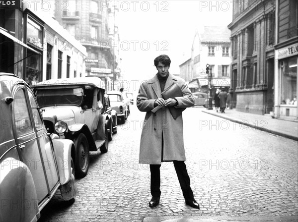 Der französische Schauspieler Laurent Terzieff (undatiertes Archivbild). Terzieff drehte zahlreiche Filme mit renommierten Regisseuren, darunter "Der furchtlose Rebell" von R. Rosselini (1961), "Die Unmoralischen " von P. Kast (1964) und "Seine Gefangene" von H.-G. Clouzot (1968). Terzieff wurde am 25.7.1935 in Paris geboren.