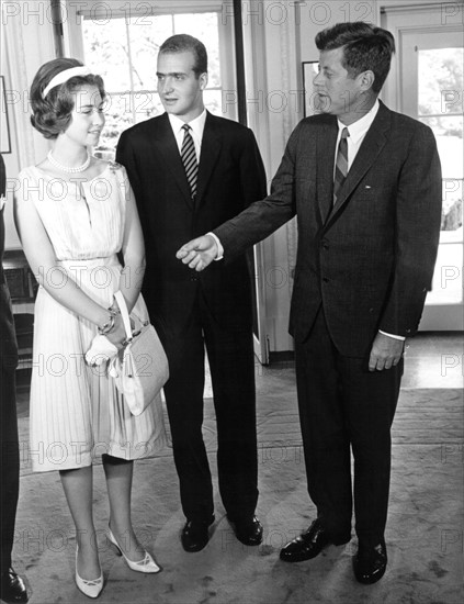 Le prince Juan Carlos d'Espagne, la princesse Sofia et John F. Kennedy
