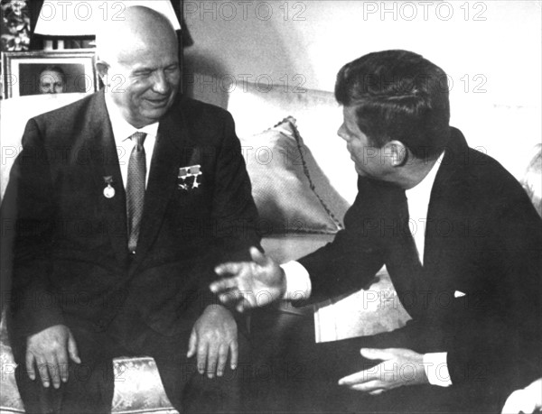 Nikita Khrouchtchev et John F. Kennedy