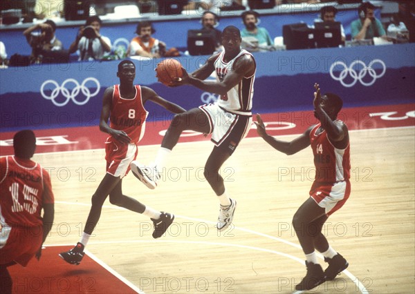 Earvin Magic JOHNSON, USA, Basketball, Aktion, Dream Team, hier im Spiel Angola - USA 48:116, 
Spiele der XXV. Olympiade Olympische Spiele Sommerspiele 1992 in Barcelona Spanien, vom 25.07. bis 09.08.1992.