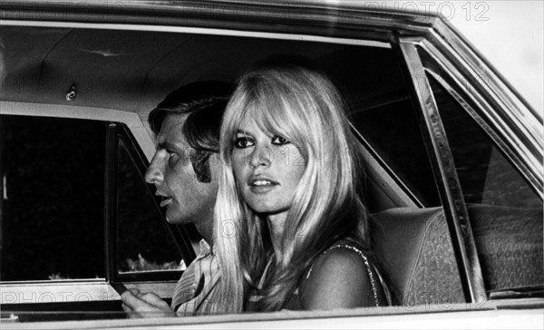 Desperately in love for the third time, sex kitten BRIGITTE BARDOT (31) got married in a hurry in the gambling town of Las Vegas.  Her now husband, German millionair-playboy GUNTER SACHS.  The affair was about as informal as it could be - arriving in the city by charter plane, they headed for a registry office to get a marriage licence.  They were later wed by Irish judge JOHN MOWBRAY.  These pictures show B.B and GUNTER in and around Las Vegas during their whirlwind visit to the gambling capital.- Date: 01.09.1967.
