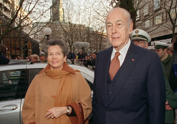 Giscard d'Estaing bei Geburtstagsgala für Altkanzler Schmidt