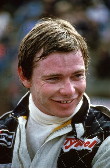 Formel 1, 1979
Boxengasse, Tyrrell-Box
Didier Pironi
www.hoch-zwei...