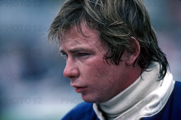 Formel 1, 1979
Boxengasse, Tyrrell-Box
Didier Pironi
www.hoch-zwei...