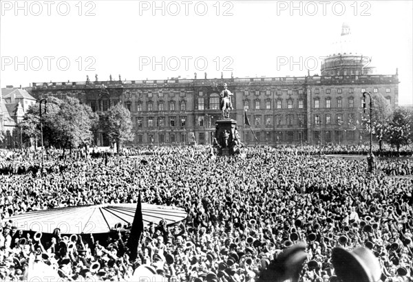 Weimar Republic - May Day Celebrations 1930