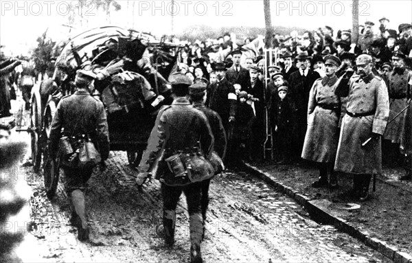 World War I - Hindenburg greets returning troops