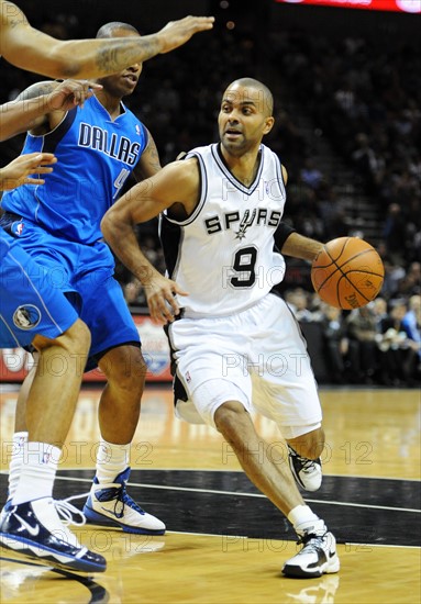 NBA: NOV 26 Mavericks at Spurs