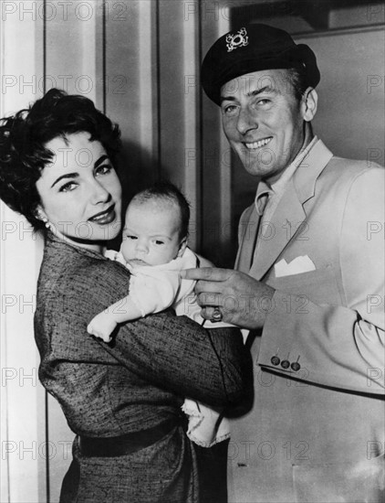 Elizabeth Taylor avec Michael Wilding et leur fils