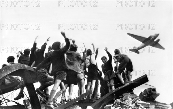 Festivities: 50th anniversary of the Berlin air bridge