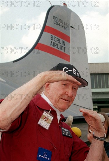 Gail Halvorsen with "Raisin Bomber" in Berlin