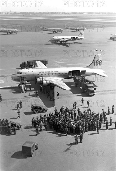 Post-war era - Berlin Airlift 1949 - Photo12-Picture Alliance