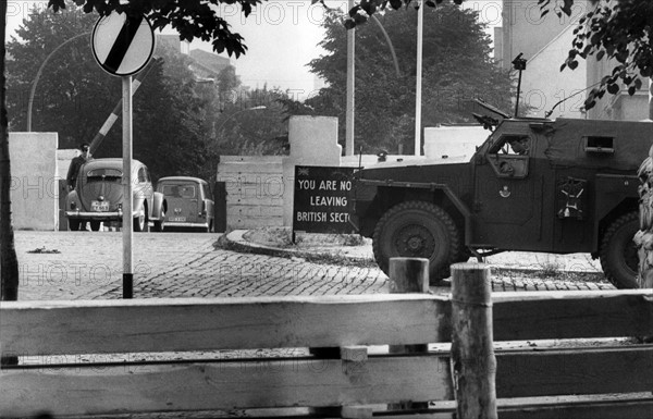 Poste frontière de Sandkrugbrücke à Berlin, 1962