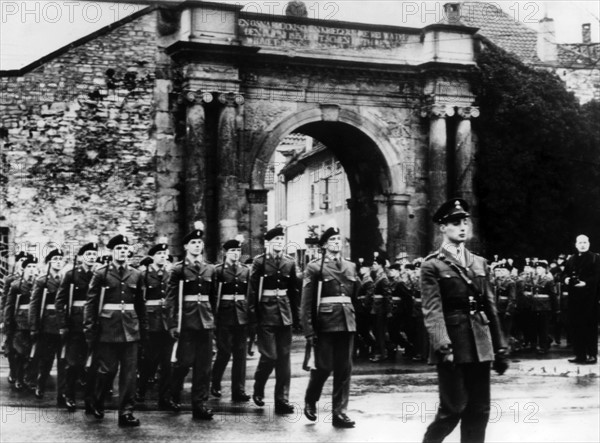 British soldiers march home from Germany