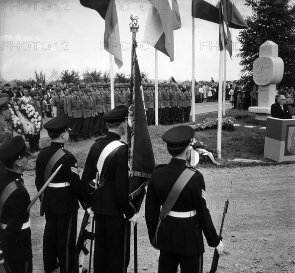 British and German soldiers remember the Battle of Blenheim (also: Second Battle of Höchststädt)