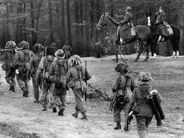 Manoeuvre of British and French units in Berlin