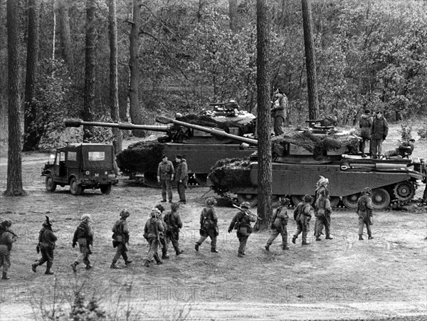 Manoeuvre of British and French units in Berlin