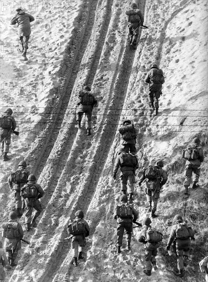 Manoeuvre of British and French units in Berlin